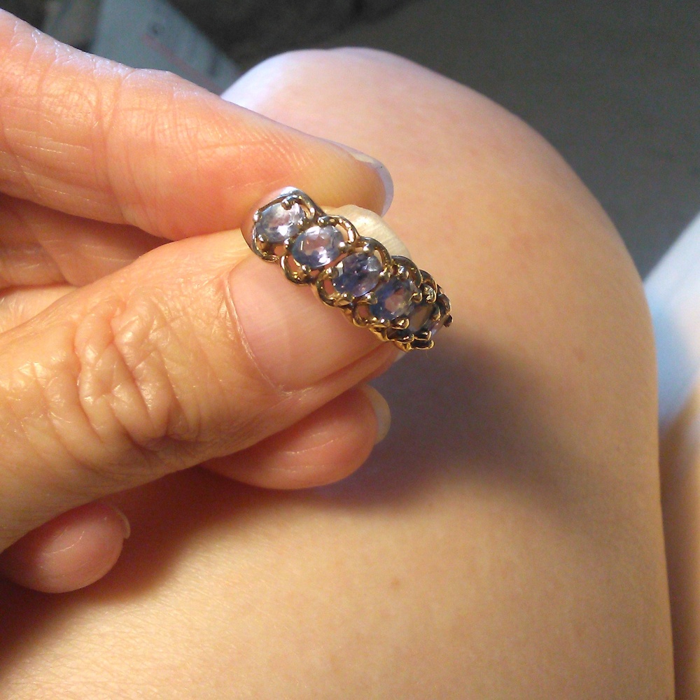 GORGEOUS 10 KT GOLD TANZINITE RING 5 1/4 (6 RARE STONES) RARER THAN DIAMONDS) - Picture 10 of 11